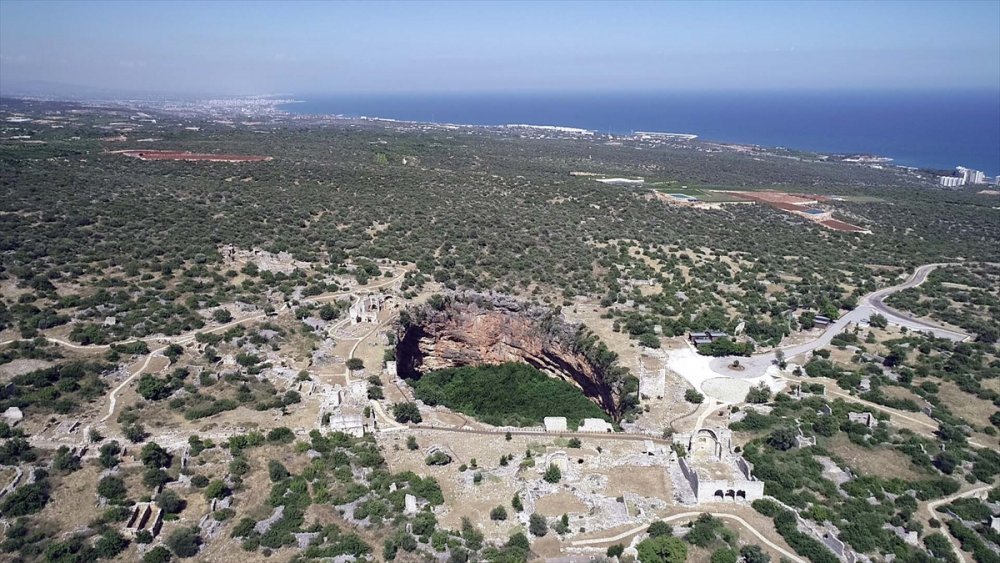 Kanlıdivane Antik Kenti Kızkalesi'ne Gelen Turistleri Bekliyor
