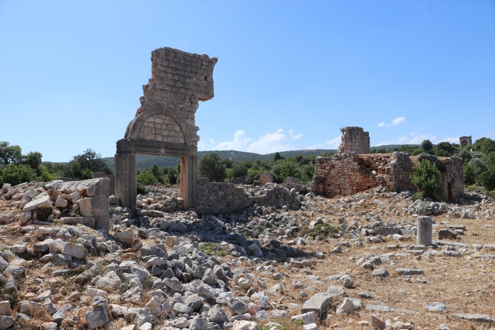 Kanlıdivane Antik Kenti Kızkalesi'ne Gelen Turistleri Bekliyor