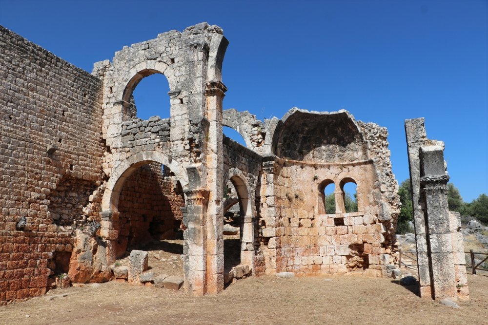 Kanlıdivane Antik Kenti Kızkalesi'ne Gelen Turistleri Bekliyor