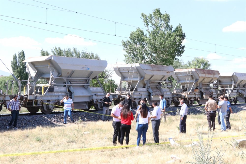 Niğde'de Trenin Çarptığı Vatandaş Hayatını Kaybetti