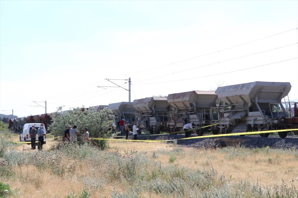 Niğde'de Trenin Çarptığı Vatandaş Hayatını Kaybetti