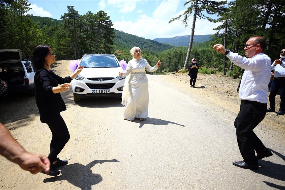 Konyalı Çift Yaylada Düğün Yaptı