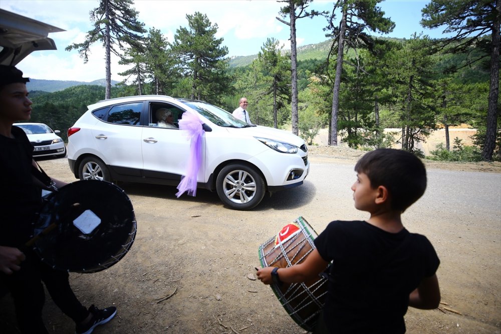 Konyalı Çift Yaylada Düğün Yaptı