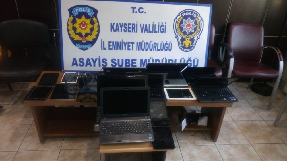 Kayseri'de İş Yeri Fareleri Yakalandı