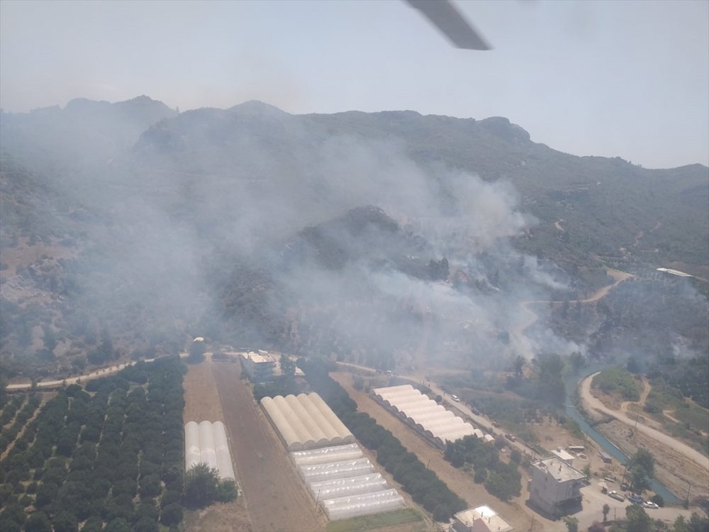 Manavgat'ta Çıkan Orman Yangını Söndürüldü