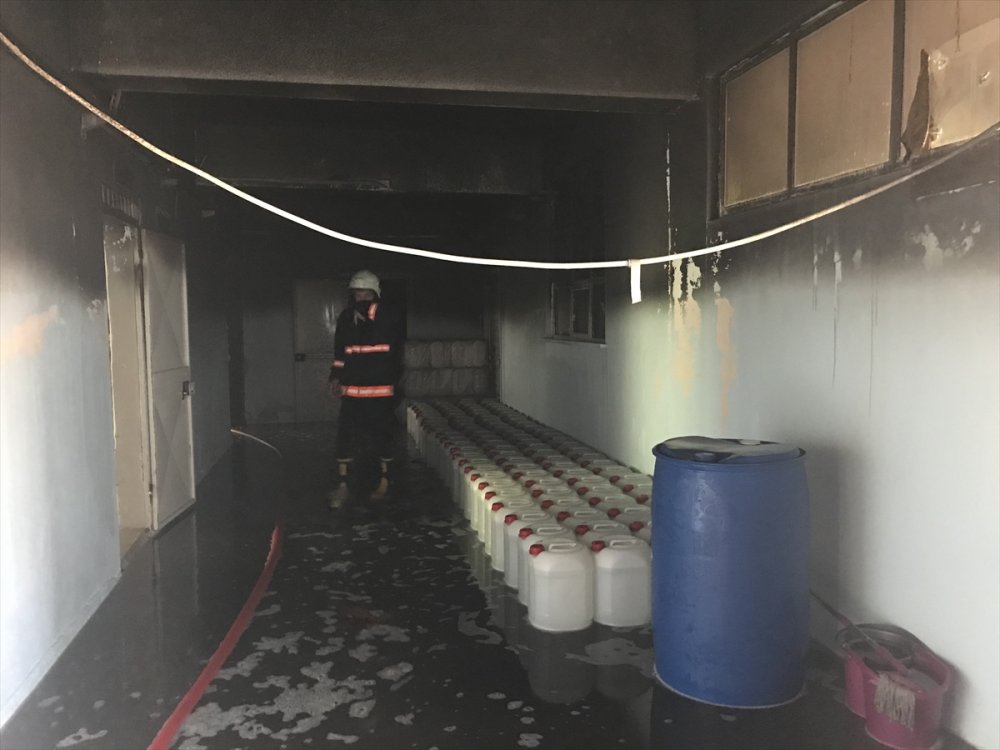 Mersin'de Kimya Laboratuvarında Patlamada 2 Öğretmen Yaralandı