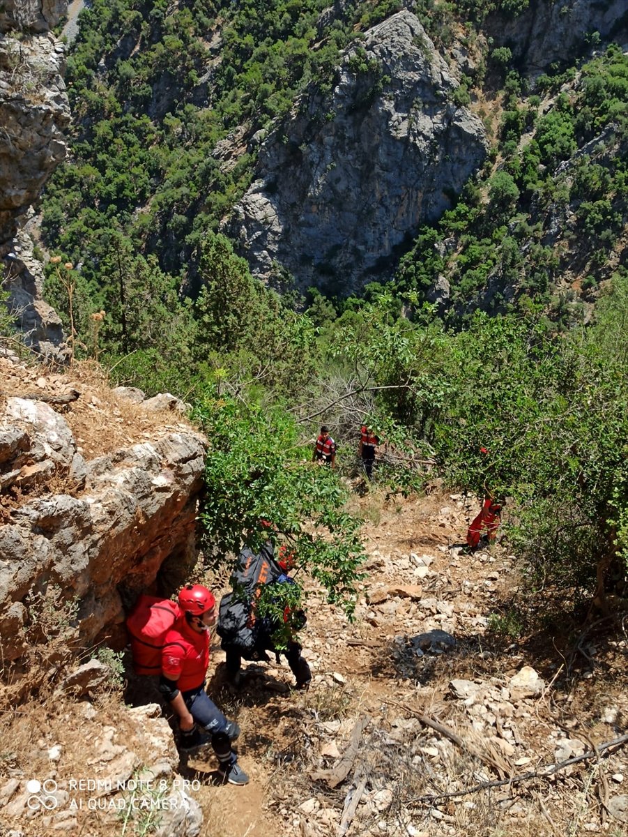 Antalya'da Dağda Ayağı Kırılan Vatandaşı AFAD Kurtardı