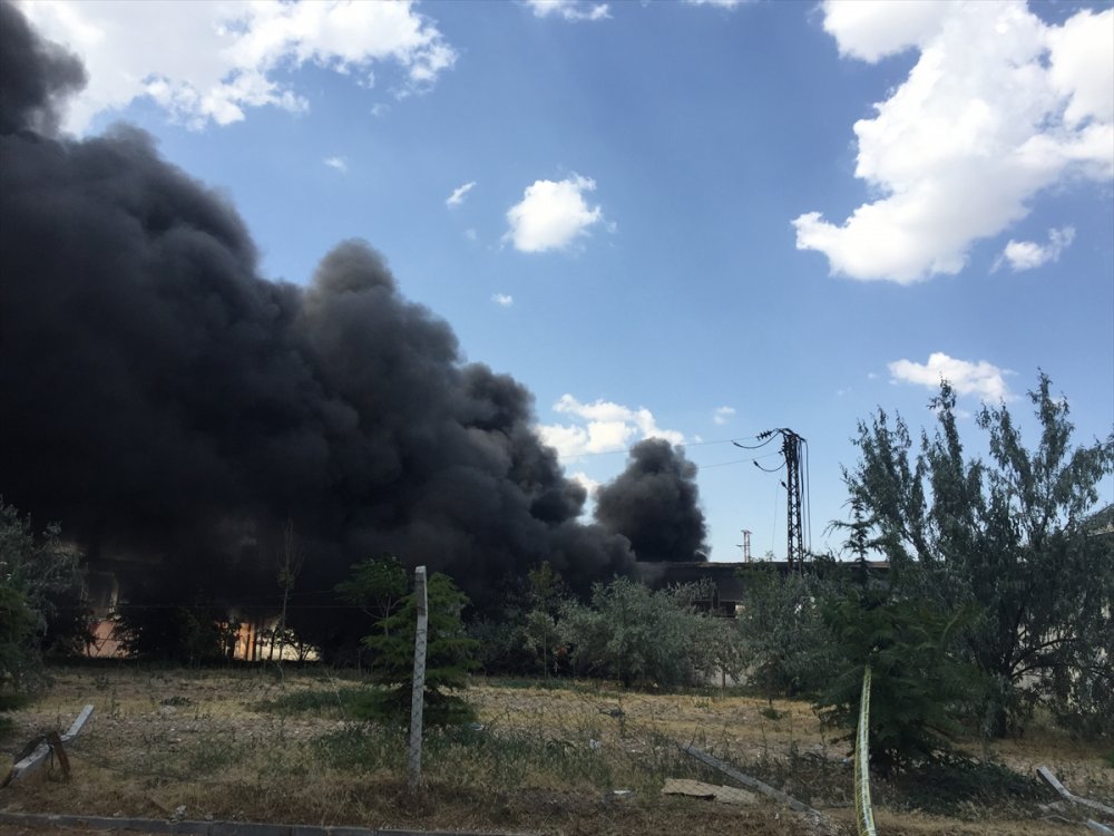 Siyah Dumanlar Bir Anda Konya Semalarını Sardı