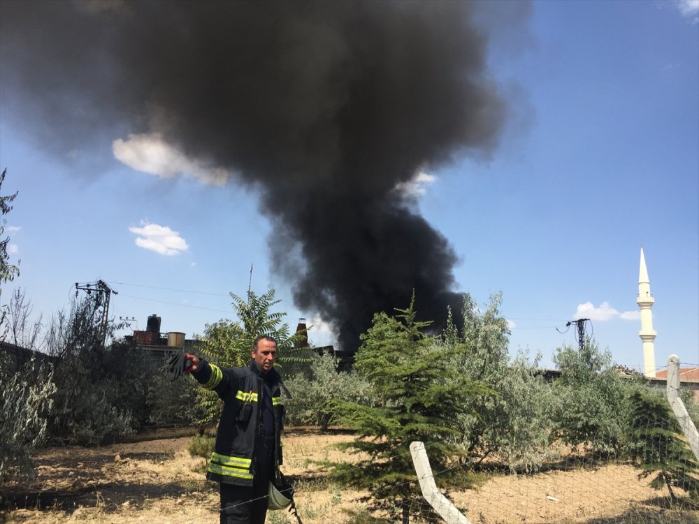 Siyah Dumanlar Bir Anda Konya Semalarını Sardı