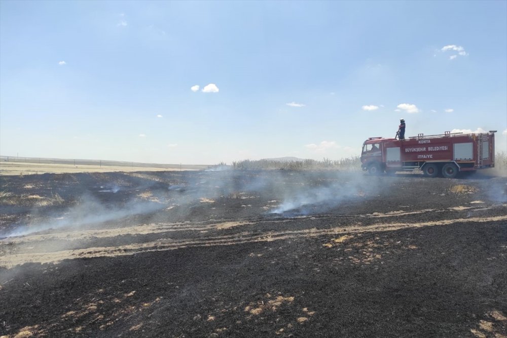 Kulu'da 3 Ayrı Yerde Çıkan Ekin Yangınında 50 Dekar Alan Yandı