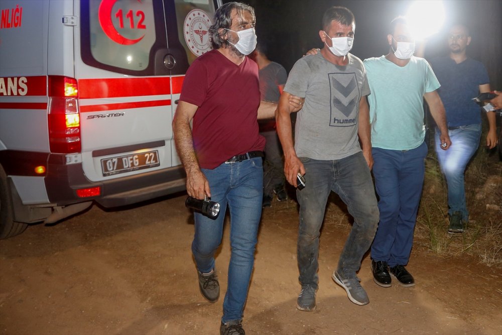 Antalya'da Defineciler Mağarada Mahsur Kaldı