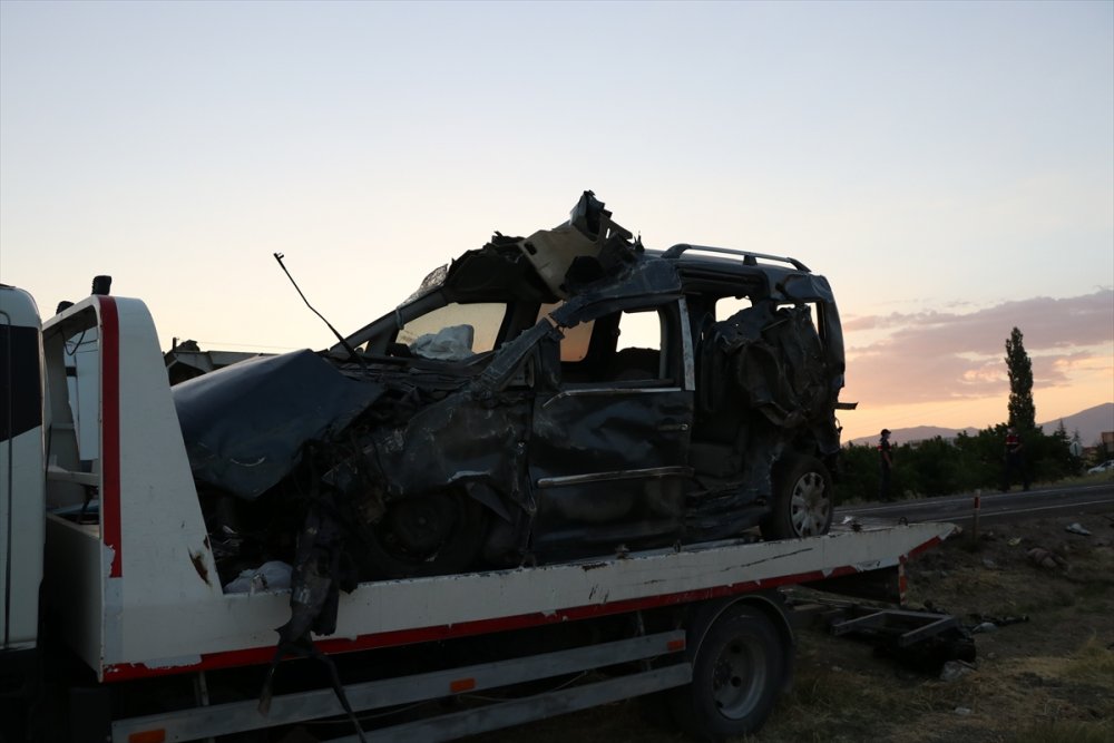 Niğde'de Trafik Kazası: 4 Yaralı