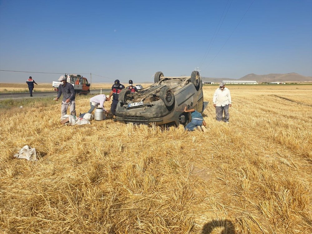 Konya'da Devrilen Araçta 4 Kişi Yaralandı