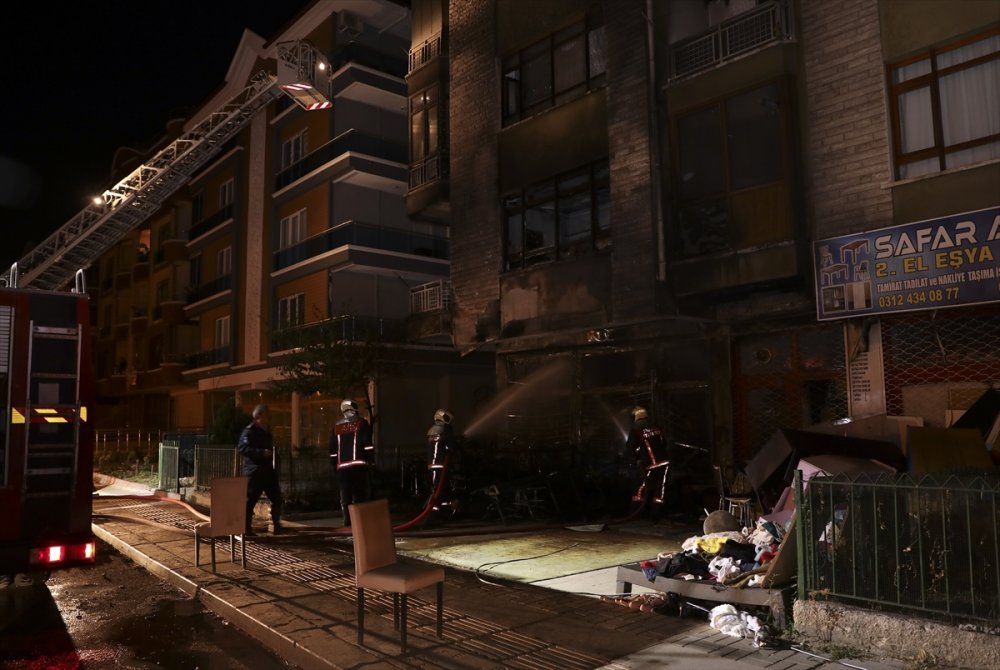 Başkentte İş Yerinde Yangın Paniği