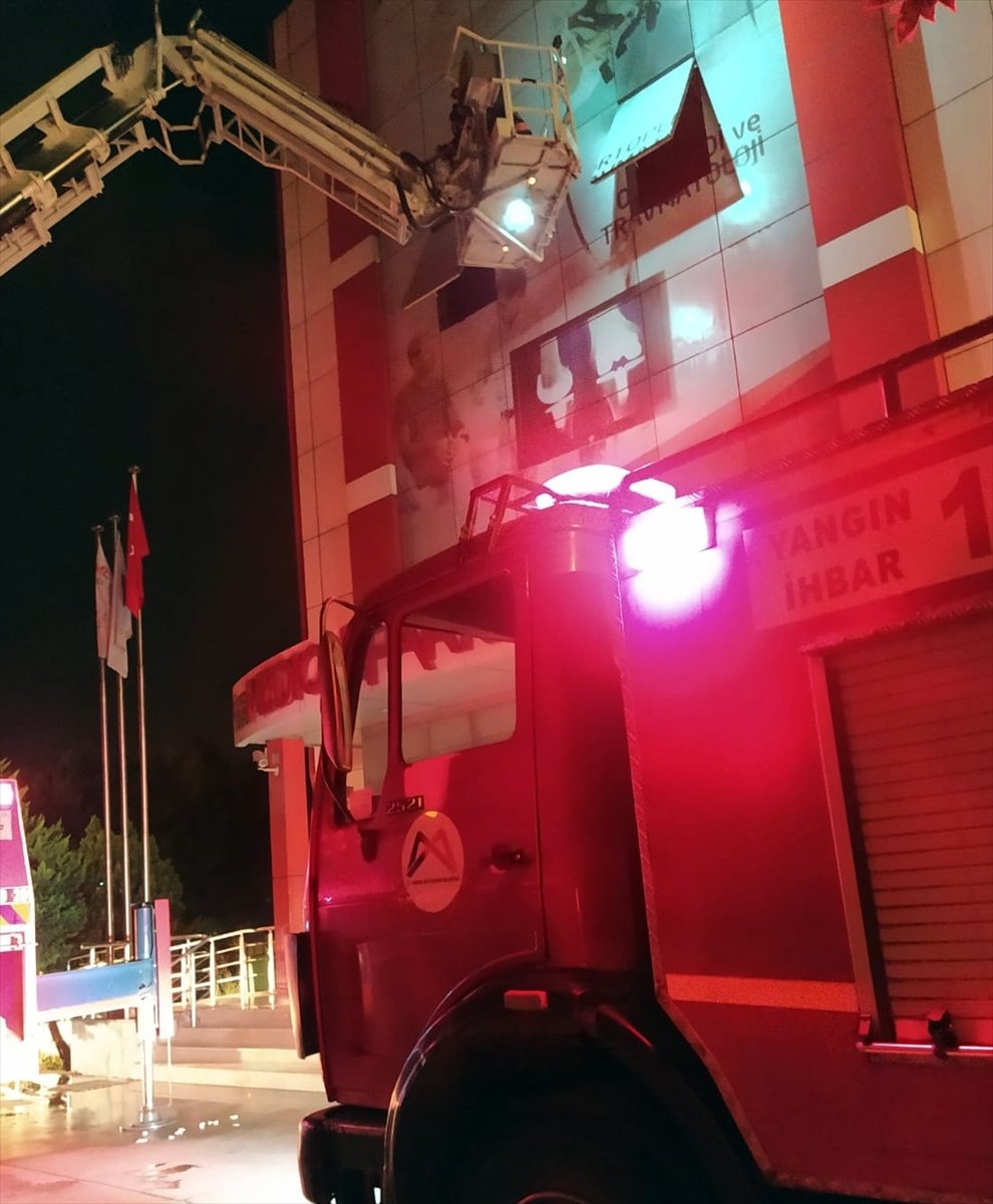 Mersin'de Özel Hastanede Çıkan Yangın Korkuttu