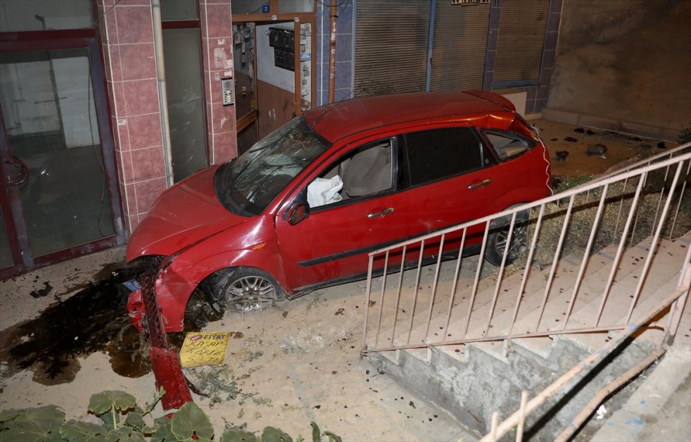Ankara'da Otomobil Apartman Boşluğuna Düştü