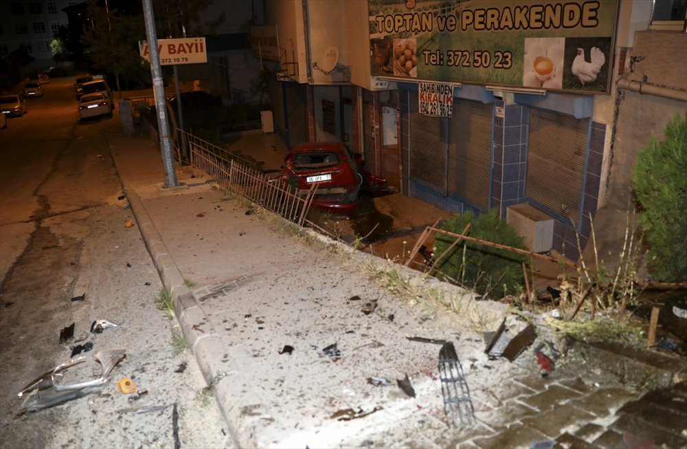 Ankara'da Otomobil Apartman Boşluğuna Düştü