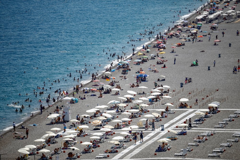 Antalya Hafta Sonunda Sahile Akın Etti