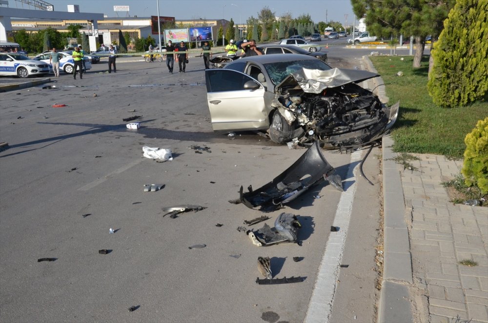 Karaman’da Üniversite Yolunda Trafik Kazası