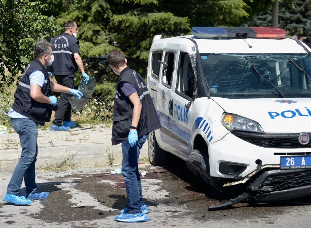 Eskişehir'de Polis Aracı Devrildi: 2 Yaralı