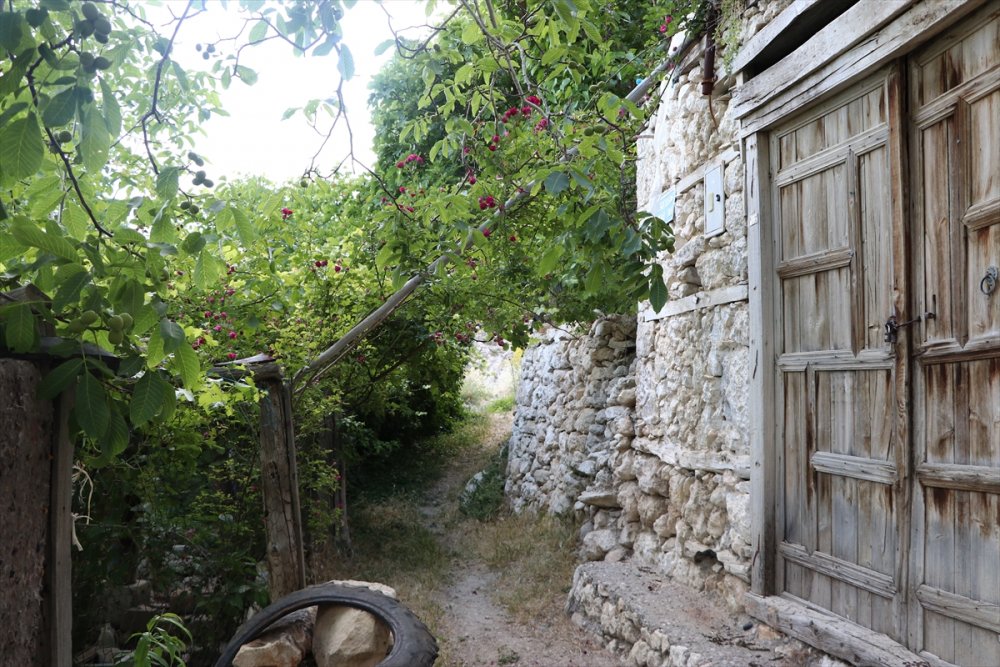 Ermenek Fesleğen Kokulu Sokaklarıyla Misafirlerini Ağırlıyor