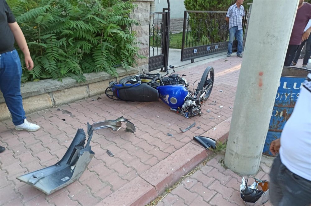 Konya'da Otomobille Motosiklet Çarpıştı Bir Kişi Hayatını Kaybetti