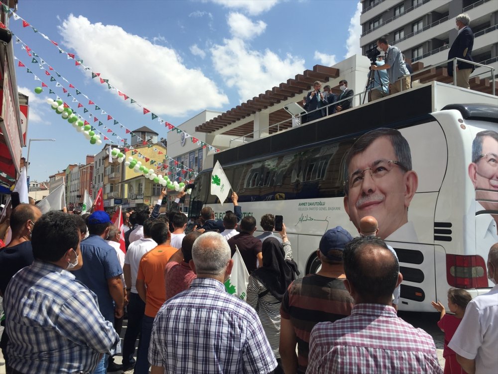 Ahmet Davutoğlu Cihanbeyli'de Vatandaşlara Seslendi