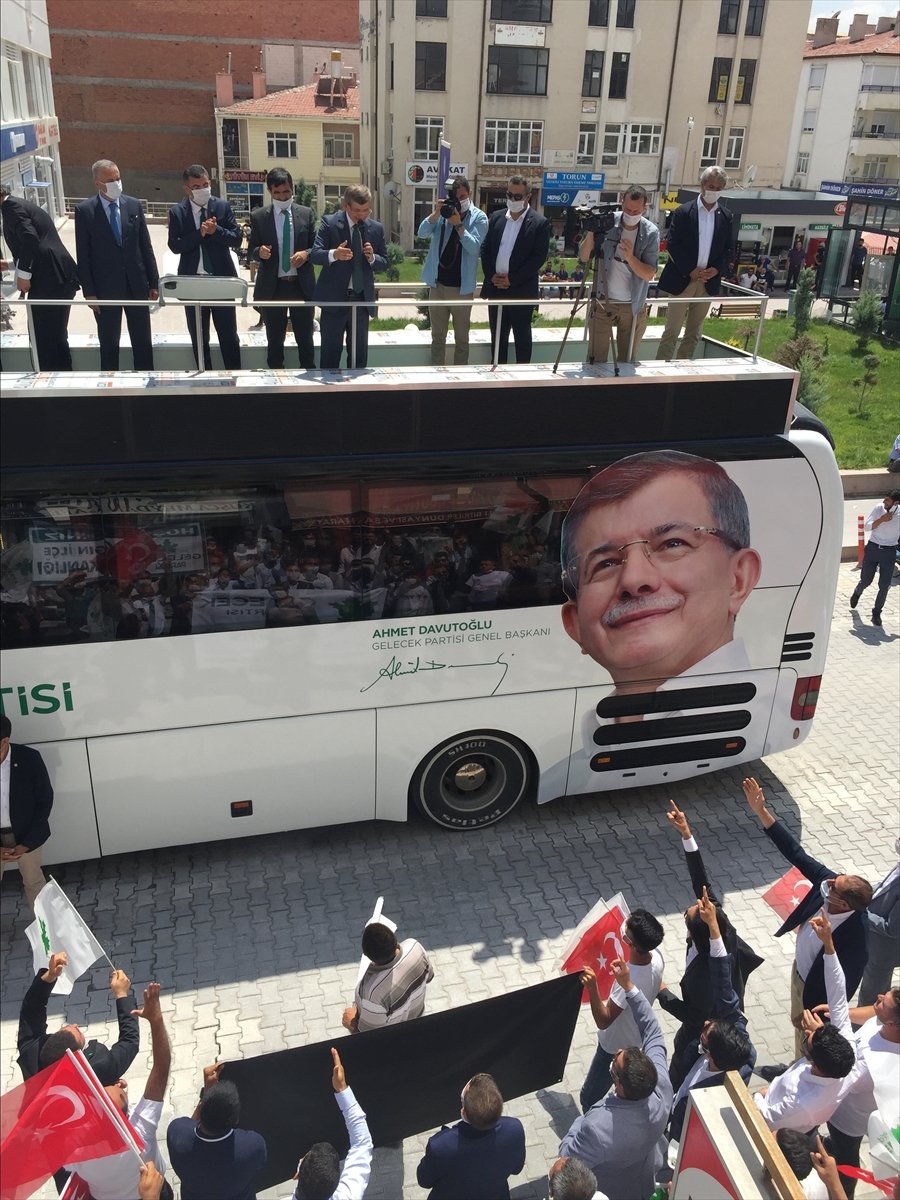 Ahmet Davutoğlu Cihanbeyli'de Vatandaşlara Seslendi