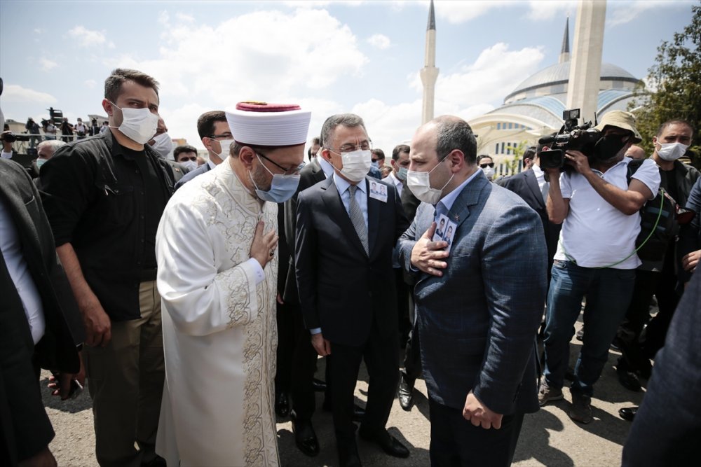 Van'da Şehit Olan Polisin Babasından Evladına Son Dokunuş