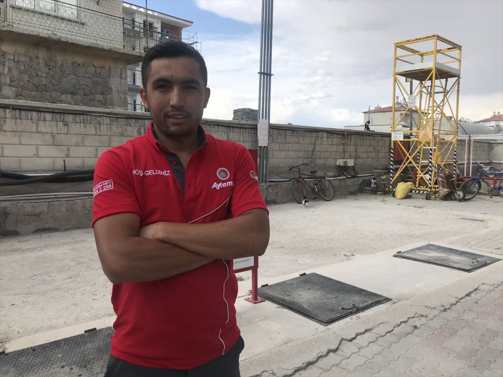 Karapınar'da Akaryakıt İstasyonunun Sevimli Dostları