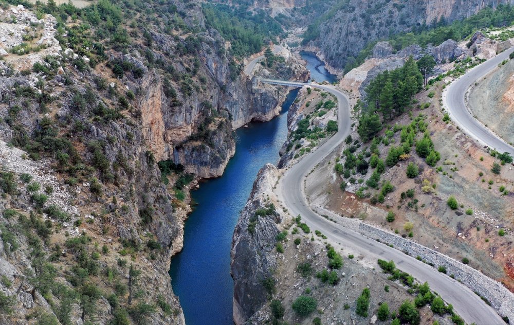 Torosların Ortasında Doğaseverlerin Yeni Gözdesi: Nadire Kanyonu
