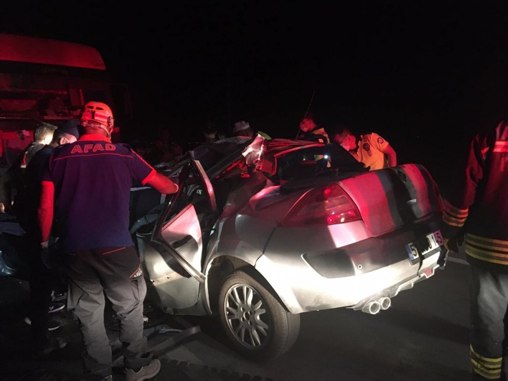 Aksaray'da kamyonla otomobil çarpıştı: 1 ölü