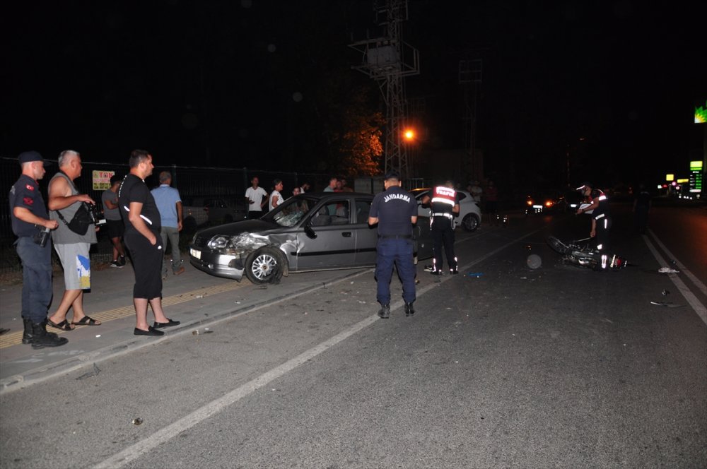 Antalya'da Otomobille Motosiklet Çarpıştı: 1 Ölü