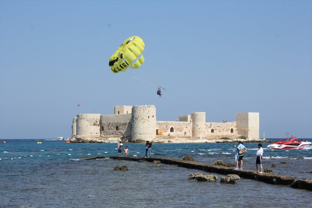 Mersin'in Turizm Merkezi Kızkalesi'ndeki İşletmeciler Bayram Tatilinden Umutlu
