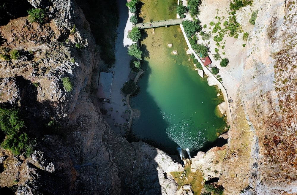 Torosların el değmemiş güzelliği: Çetmi Şelalesi
