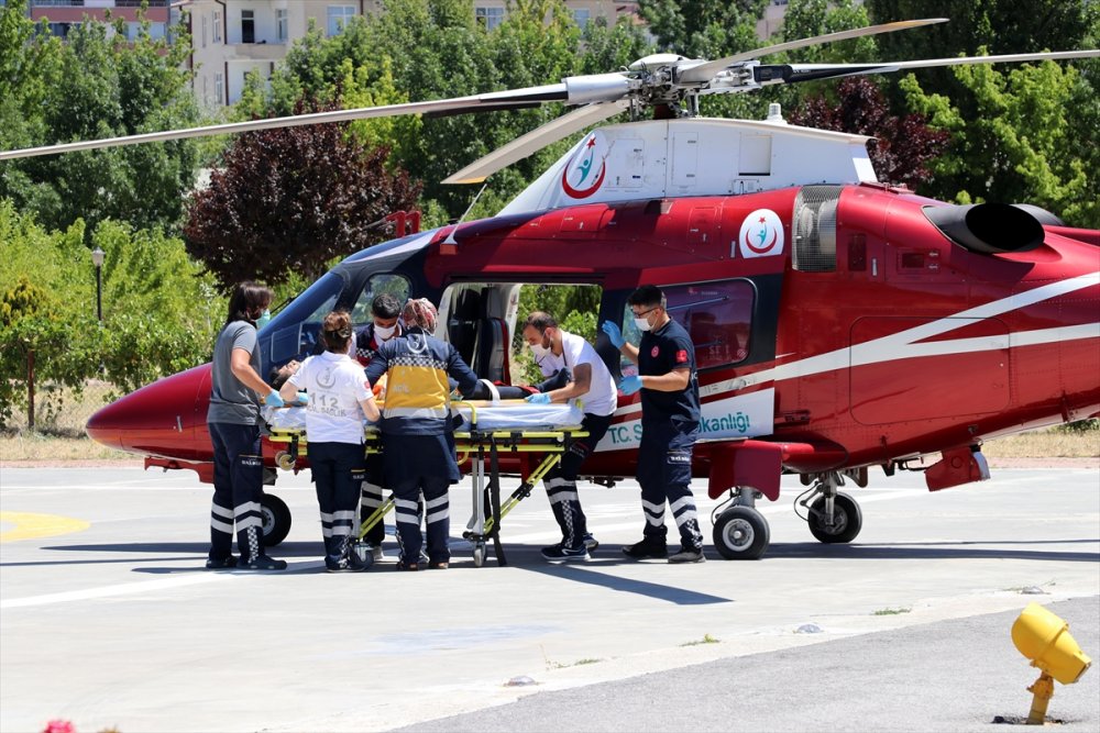 Kayseri'de Otomobil Devrildi: 1 Ölü, 3 Yaralı