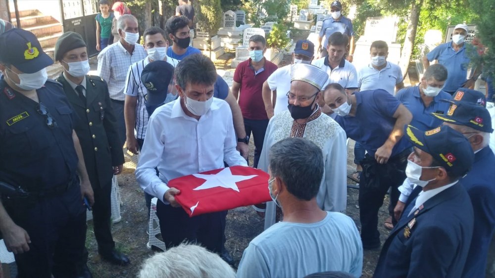 Kıbrıs Gazisi Mehmet Sarı Mersin'de Son Yolculuğuna Uğurlandı