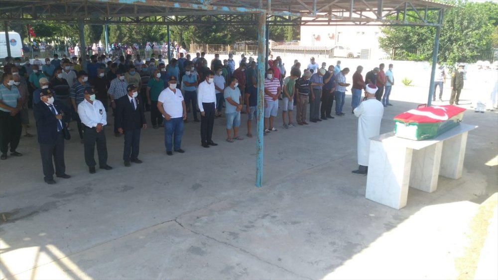 Kıbrıs Gazisi Mehmet Sarı Mersin'de Son Yolculuğuna Uğurlandı