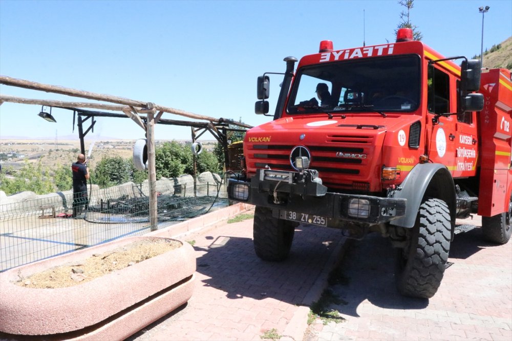 Mesire Alanında İşlettiği Kafeyi Ateşe Verdi