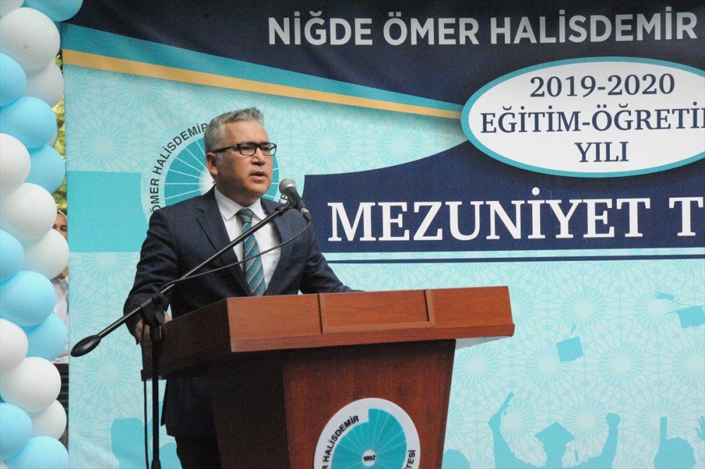 Niğde Ömer Halisdemir Üniversitesinde Mezuniyet Töreni Düzenlendi