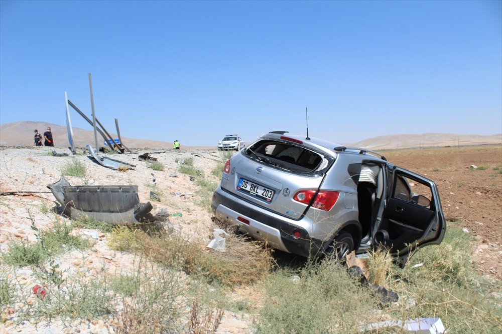 Konya'da İki Otomobil Çarpıştı: 3 Yaralı