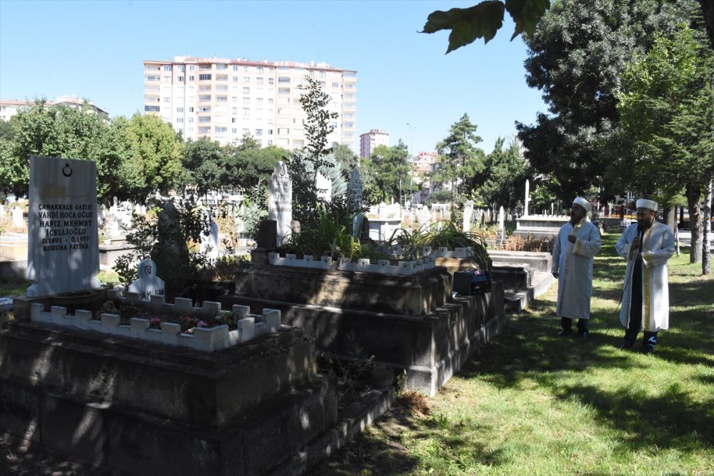 Şehit Ve Gazi Yakınlarından Çanakkale Gazilerinin Mezarlarına Ziyaret