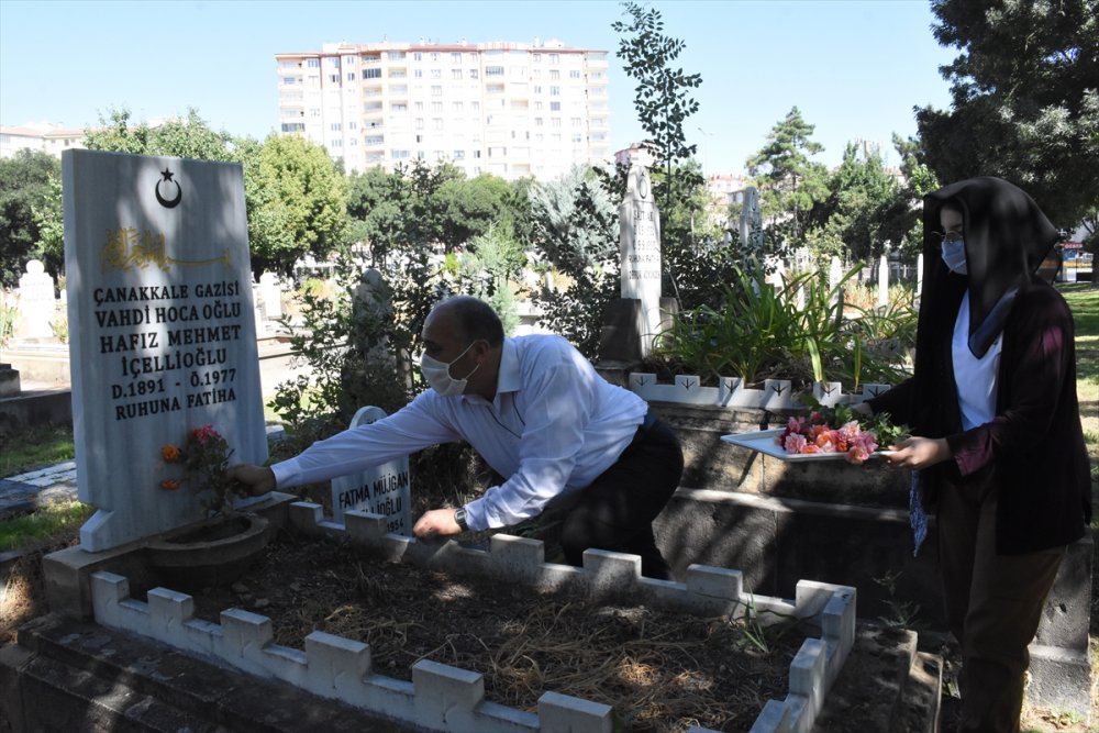 Şehit Ve Gazi Yakınlarından Çanakkale Gazilerinin Mezarlarına Ziyaret