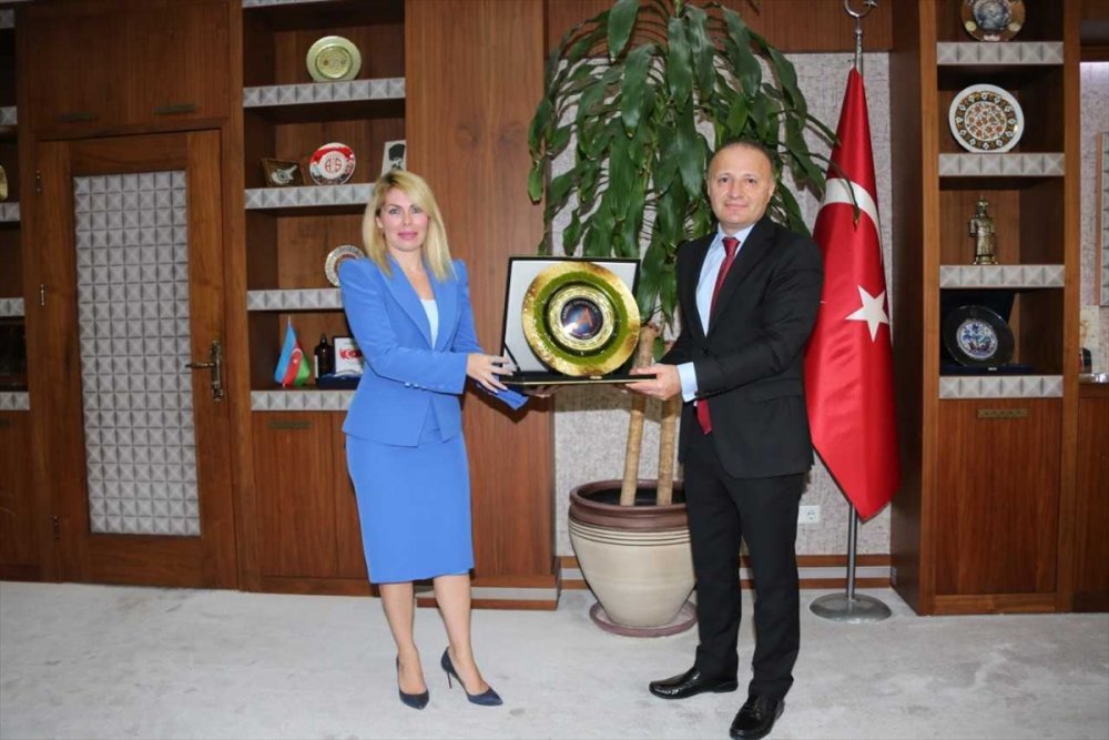 Akdeniz Üniversitesi Rektörlüğüne Atanan Prof. Dr. Özlenen Özkan, Görevine Başladı