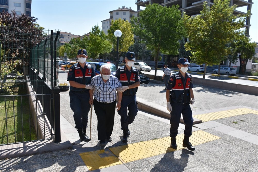 Aksaray'da 77 Yaşındaki Kişi Tartıştığı Eşini Tabancayla Yaraladı