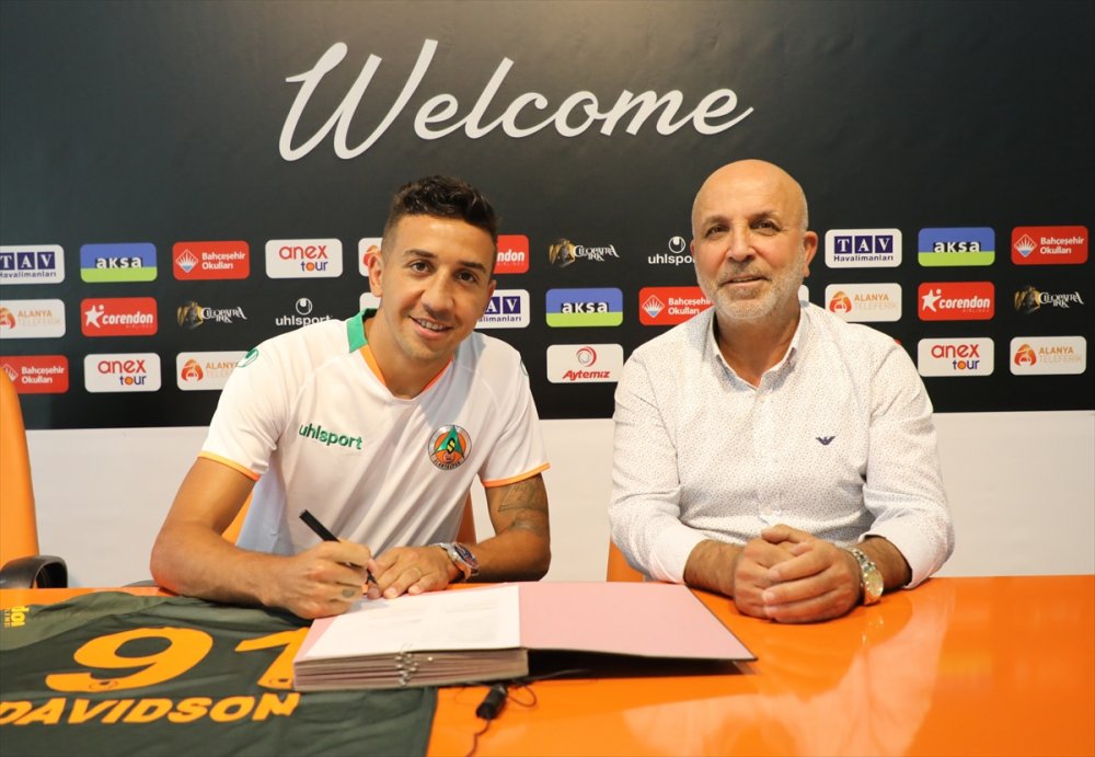 Aytemiz Alanyaspor, 3 Futbolcuyla Sözleşme İmzaladı