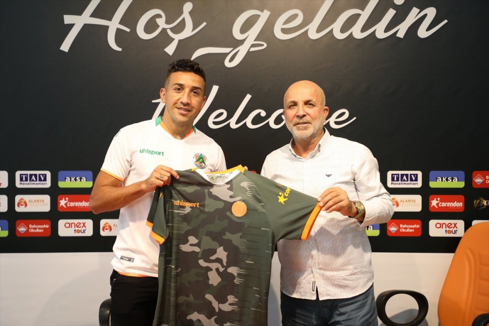 Aytemiz Alanyaspor, 3 Futbolcuyla Sözleşme İmzaladı