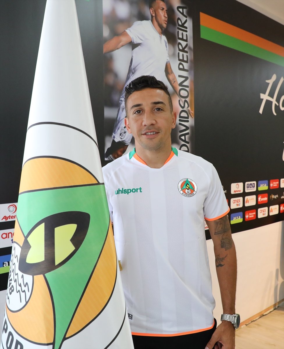 Aytemiz Alanyaspor, 3 Futbolcuyla Sözleşme İmzaladı