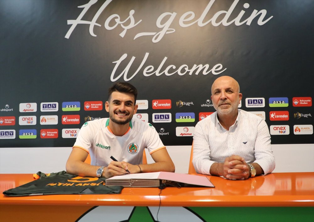 Aytemiz Alanyaspor, 3 Futbolcuyla Sözleşme İmzaladı