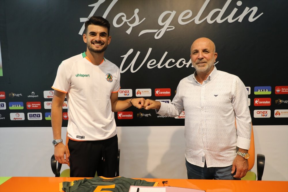 Aytemiz Alanyaspor, 3 Futbolcuyla Sözleşme İmzaladı